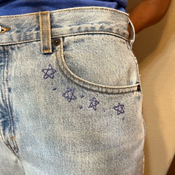 Vintage Levi’s 505 High Rise Embroidered Light Wash Jeans - Picture 7 of 12